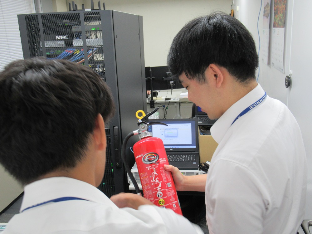 本社・大阪支店避難訓練実施